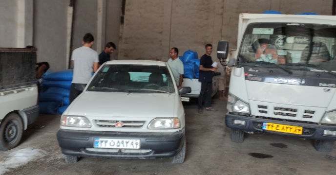 توزیع کود کشاورزی در بندر لنگه همزمان با پشتیبانی از کشاورزان