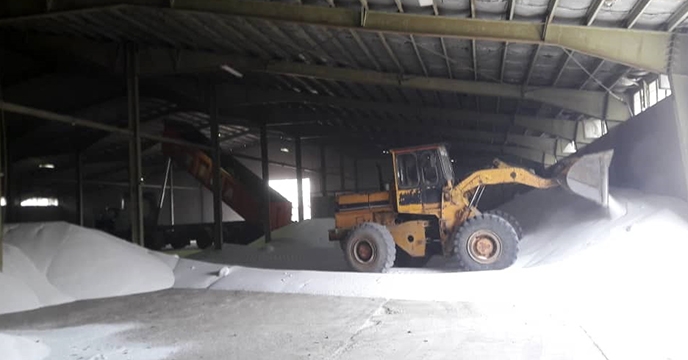 مقدار 450 تن کود اوره بصورت فله در محل انبارهای شرکت خدمات حمایتی کشاورزی استان همدان تخلیه شد . 