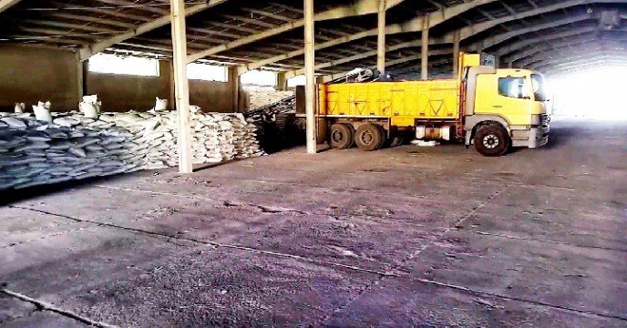 ذخیره سازی کود پتاس در انبار سازمانی شهرستان سیرجان در فروردین ماه سال جاری 