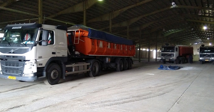 صدور بیش از ۲۲۶۰ فقره حواله الکترونیکی برای توزیع ۶۷۲ تُن کود یارانه‌ای در شهرستان نهاوند