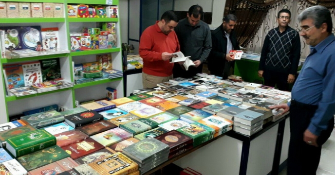 برگزاری نمایشگاه کتاب در ستاد به مناسبت دهه مبارک فجر از یکم تا دهم بهمن ماه
