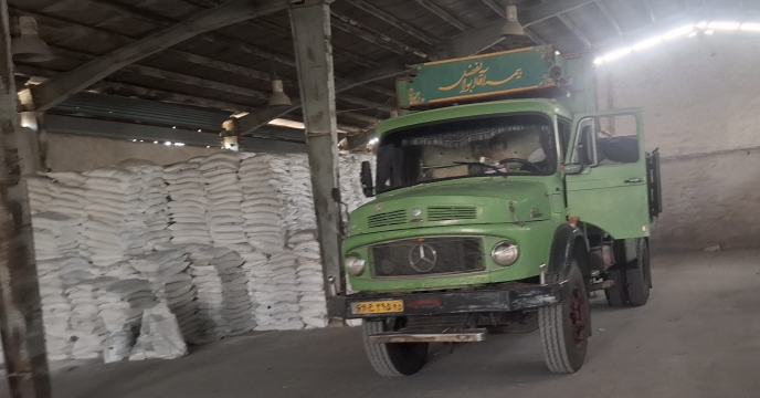 میزان 186 تن کود کشاورزی به دست کشاورزان شهرستان جازموریان رسید