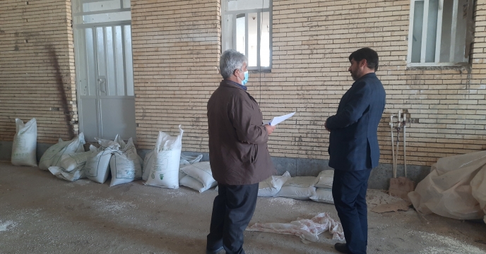 بازدید مسئول حراست شرکت خدمات حمایتی کشاورزی استان یزد از انبار کارگزاری قصاب باشی