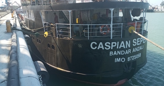 عملیات بارگیری کشتی کاسپین سپهر