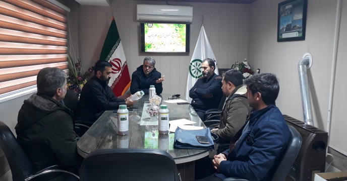 جلسه با عاملین دارای مجوز توزیع سم در محل دفتر شرکت خدمات حمایتی کشاورزی خراسان شمالی