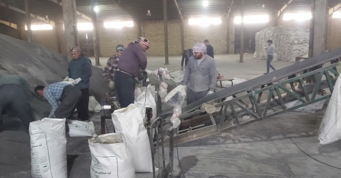 توزیع بیش از 590 تن کود شیمیایی در شهرستان سردشت طی ۷ ماهه نخست سال ۱۴۰۴