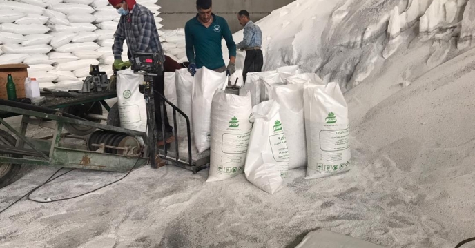 کیسه گیری مقدار 42 تن کود اوره فله در انبارکود استان آذربایجان غربی 