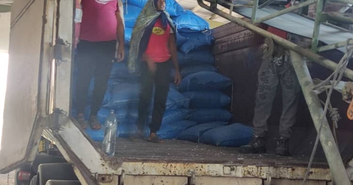 بازدید از انبار کارگزار بخش جغین شهرستان رودان استان هرمزگان هم زمان با حضور و خرید کشاورزان 