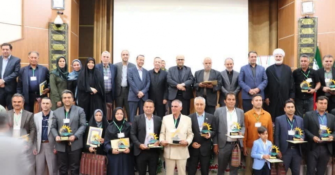  آیین تجلیل از برگزیدگان ملی و استانی بخش کشاورزی در استان با حضور مدیر شرکت خدمات حمایتی کشاورزی استان قزوین