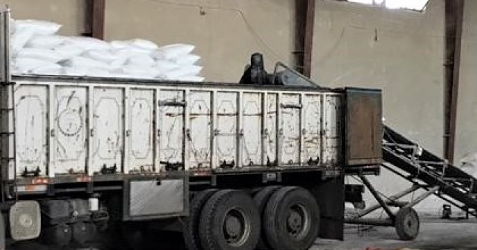 تامبن و حمل مقدار 30 تن کود اوره  به شهرستان پیرانشهر 