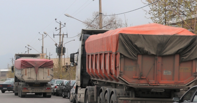 تخلیه مقدار 25تن سوپر فسفات تریپل  ارسالی از بندرعباس در انبار سازمانی آذربایجان غربی