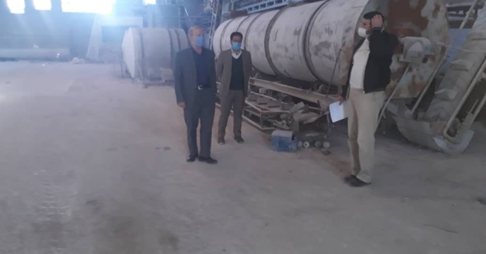 بازدید کارشناسان  استان از  کارخانه تولید کودهای شیمیایی آذر کیمیا اکسید درشهرستان میاندوآب 