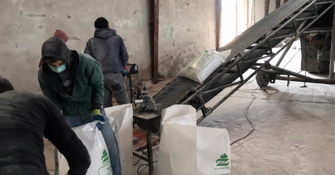کیسه گیری مقدار 65 تن کود اوره فله در انبارکود استان آذربایجان غربی 