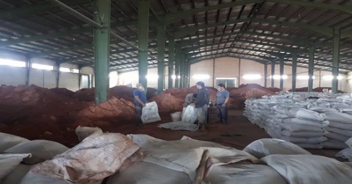 توزیع 100 تن کود  کشاورزی از طریق کارگزاری صمدی در سوادکوه شمالی