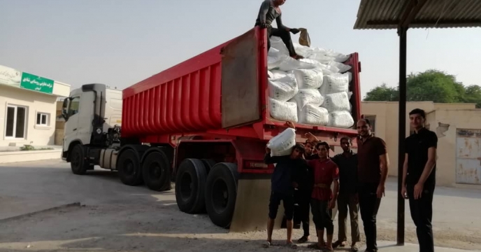 توزیع کود مورد نیاز کشاورزان توسط ۴۵ کارگزاری فعال استان بوشهر
