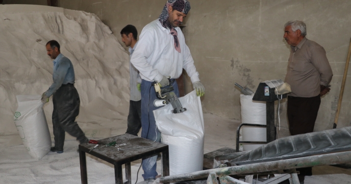 توزیع 5 هزار و 600 تن انواع کودهای شیمیایی از ابتدای سال 1402 در شهرستان مهاباد
