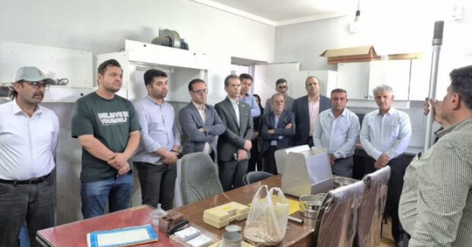 بررسی کیفی خرید بذرگندم وجودرآزمایشگاه کنترل کیفی بذر