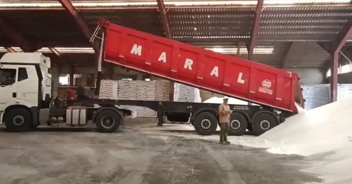توزیع مقدار۴ تن کود کشاورزی یارانه ای برای مزارع آفتابکردان شهرستان مراوه تپه در پنج ماه سال جاری
