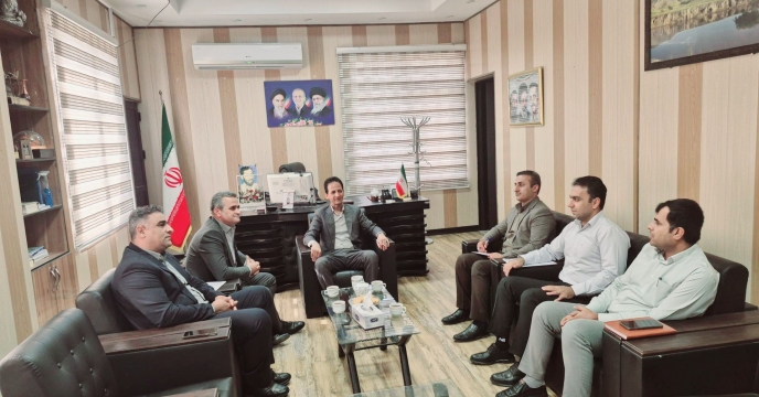 برگزاری جلسـه با فرماندار شهرستان قلعـه گنـج با موضوع تامین کود مورد نیاز کشاورزان این منطقه