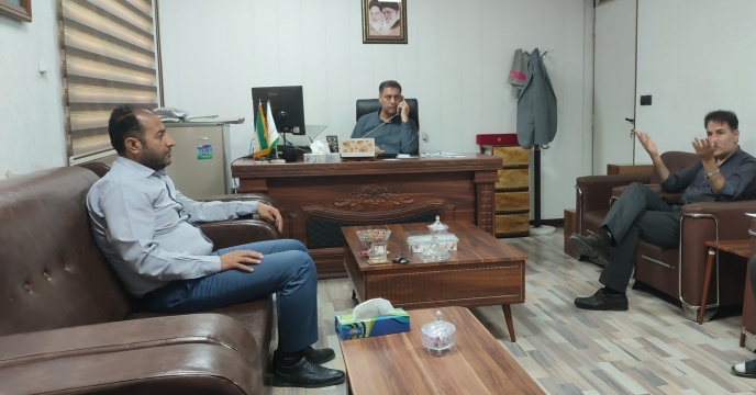 نشست مدیر شرکت خدمات حمایتی کشاورزی استان قم با رئیس مرکز خدمات جهاد کشاورزی دستجرد
