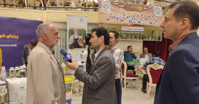 خانه کشاورز قم، پای کار آموزش؛ حضور فعال اعضای خانه کشاورز در همایش سبد کودی