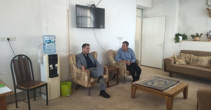 بازدید سرزده مدیر شرکت خدمات حمایتی کشاورزی استان قم از کارگزاری‌های جاده تهران و بررسی راهکارهای جذب حداکثری کود برای کشت پاییزه