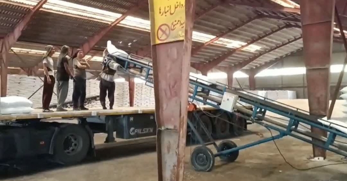 تامین و توزیع مقدار۲۵ تن کود سوپر فسفات ساده برای کشاورزان شهرستان ‌مینودشت در هفت ماهه سال جاری