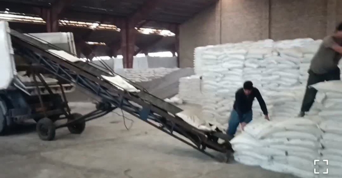 توزیع  مقدار ۱۷۴ تن انواع کود کشاورزی یارانه ای برای محصول کشاورزی کلزکار شهرستان  گالیکش در هفت ماهه سال جاری