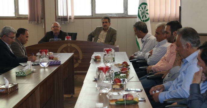 نشست صمیمی مدیر شرکت خدمات حمایتی کشاورزی استان تهران با کارکنان