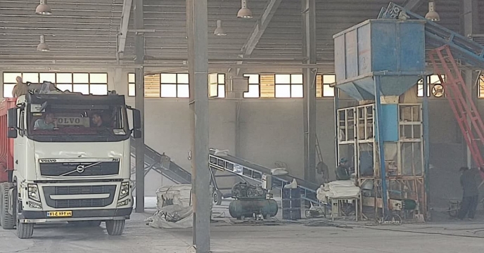 توزیع و حمل کود سوپر فسفات تریپل از انبارهای مجتمع شیمیائی آبیک به استان مازندران