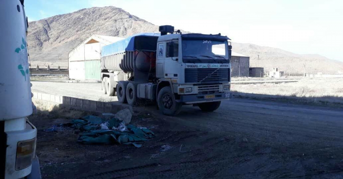 تخلیه کود اوره فله در انبارهای استان مرکزی 