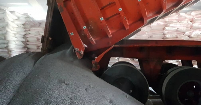 حمل و توزیع 20 تن کود سوپرفسفات تریپل به تعاونی روستایی سعادت در شهرستان بوئین زهرا