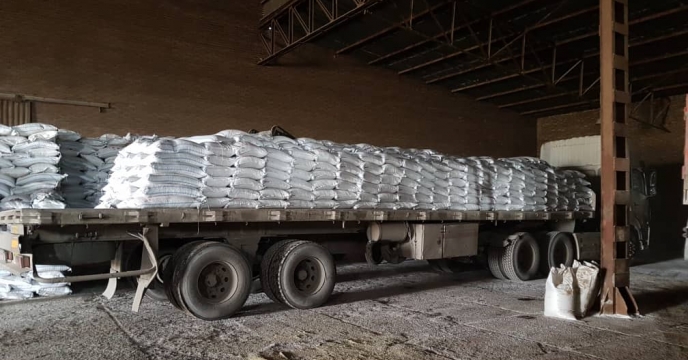حمل و توزیع 20 تن کود دی آمونیوم فسفات به تعاونی روستایی سعادت در شهرستان بوئین زهرا