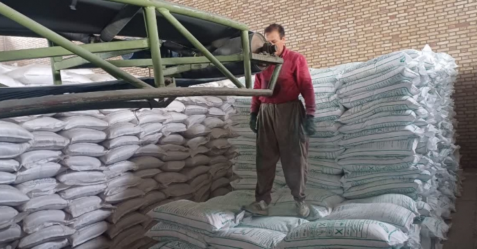 مقدار 2700 تن از انواع نهاده های کشاورزی در شهرستان دامغان در هشت ماهه سال جاری توزیع شد