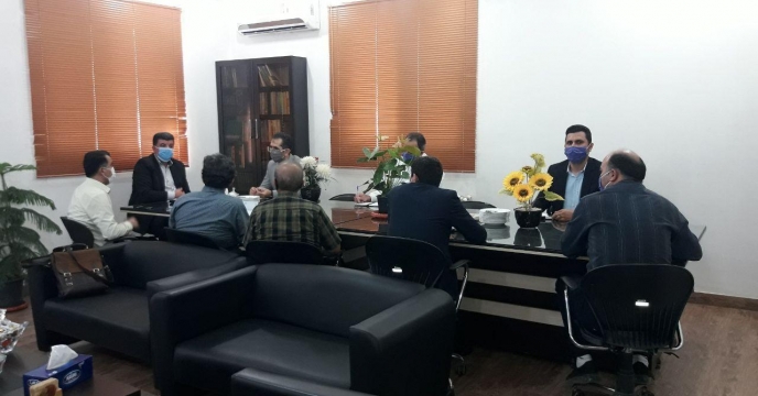 جلسه ای به منظور بررسی مشکلات موجود در عرصه کارگزاری ها کود  و شرکت های حمل و نقل   کامیون داران استان