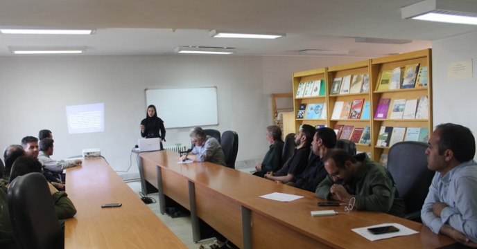 برگزاری جلسه آموزشی استفاده از وسایل حفاظت فردی در مجتمع شیمیائی آبیک