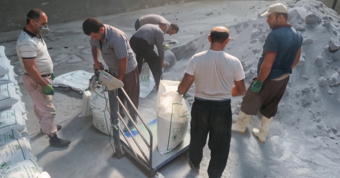 کیسه گیری بیش از 1800 تن کود فله سوپرفسفات تریپل در استان مازندران