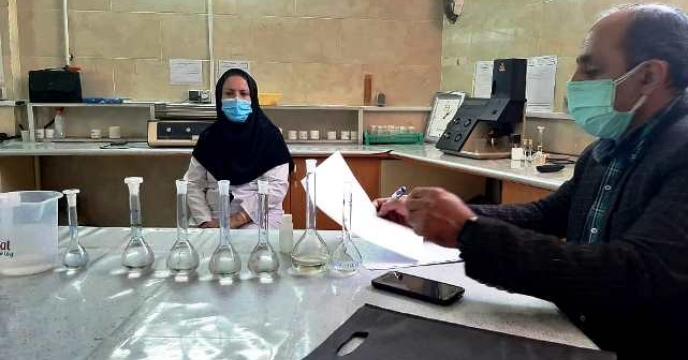 بازدید از آزمایشگاه تجزیه شیمیایی خاک، آب ، گیاه و سنگ های معدنی شرکت  کویر جنوب یزد 