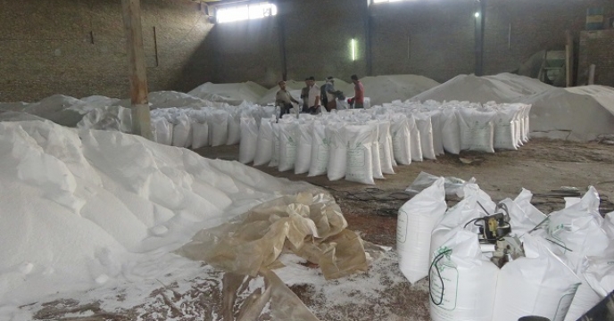 کیسه گیری بیش از 2300 تن کود فله در  استان مازندران