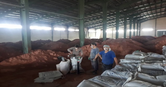 توزیع 40 تن کود کشاورزی از طریق کارگزاری امیرپور در چالوس