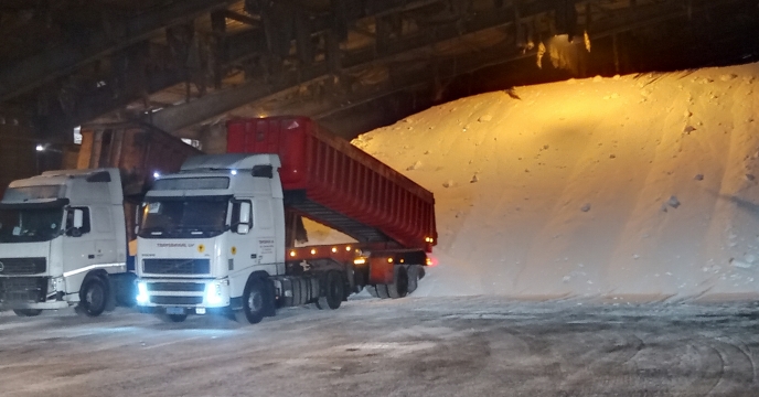 خروج کامل محموله سوپر فسفات تریپل با نظارت مدیریت توزیع حمل و نگهداری شرکت خدمات حمایتی کشاورزی از بنادر جنوبی