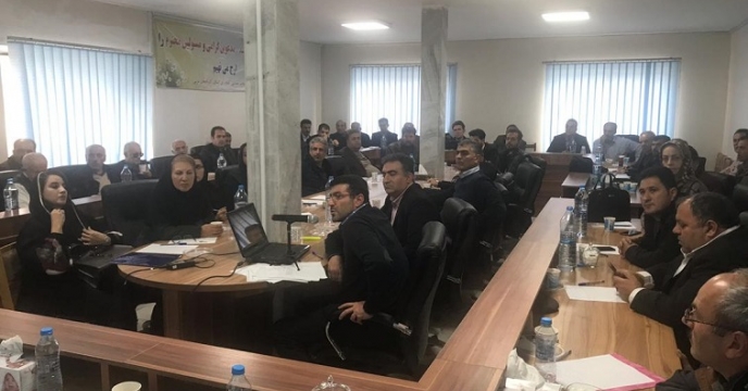 آموزش نحوه نمونه برداری از کودهای وارداتی به کارگزاران استان آذربایجان غربی
