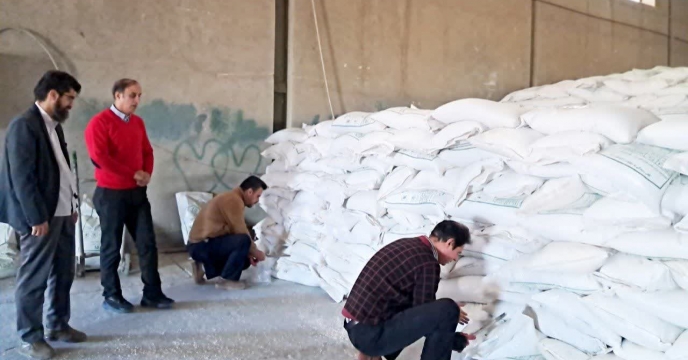 کنترل کیفیت در مسیر توسعه کشاورزی؛ نمونه‌برداری از کود سولفات پتاسیم گرانوله در کرمان