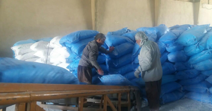حمل و توزیع   200 تن کود  از نوع اوره به منطقه سربند شازند استان مرکزی 