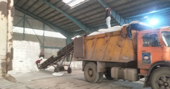 رشد بهره‌وری کشاورزی فومن با تامین به موقع کود