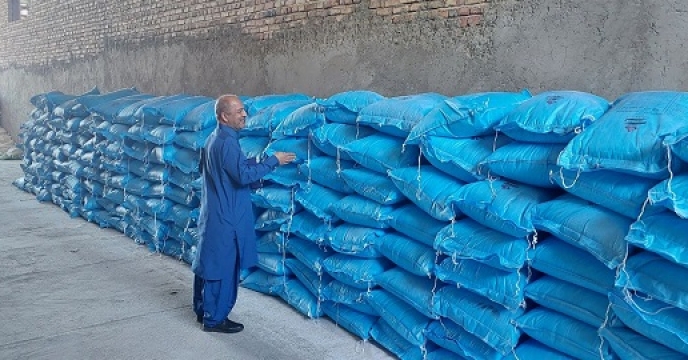 بازدید و نظارت از انبار کارگزاری های شهرستان تفتان توسط گروه پایش مواد کودی انجام شد