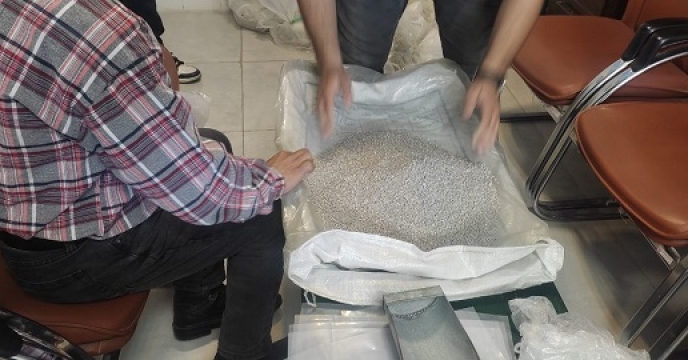 از مقدار 400 تن کود  فسفات ساده نمونه برداری انجام شد 