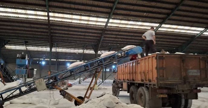 حسن همتی: تامین کود کشاورزان لاهیجان، اولویت ما برای توسعه پایدار کشاورزی است