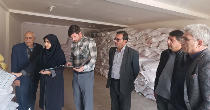 رصد و پایش مواد کودی از مراکز توزیع کود شهرستان رازجرگلان