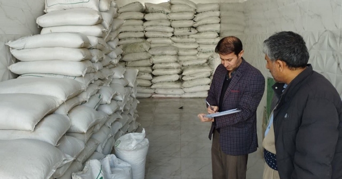 پایش و بازرسی انبار کارگزاران شهرستان سردشت توسط کارشناسان شرکت خدمات حمایتی کشاورزی استان آذربایجان غربی